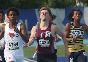 Lockport’s Nolan Lamoureux, with blazing kick, races to IHSA Class 3A 800 title