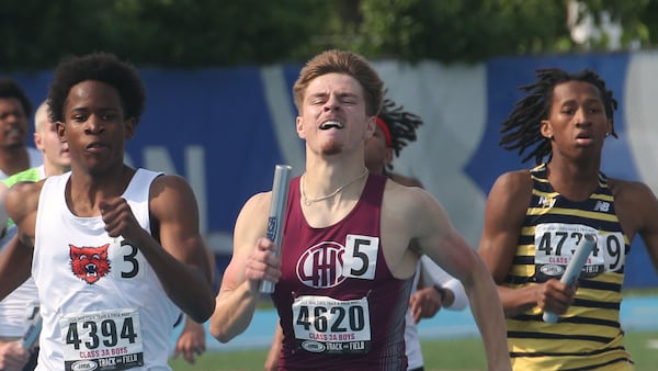 Lockport’s Nolan Lamoureux, with blazing kick, races to IHSA Class 3A 800 title