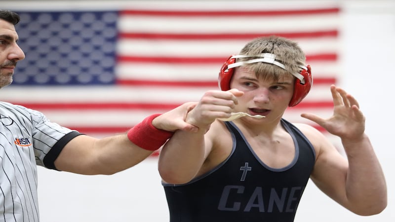 Marian Central qualifies 5 for state, crowns 3 champions at Class 2A Geneseo Sectional