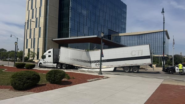 Ottawa Street in Joliet reopened after truck strikes viaduct