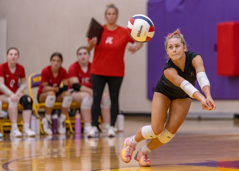 Evelyn Bryant dives to return a serve from a Mendota athlete during the match on Sept. 2, 2025 at Mendota High School.