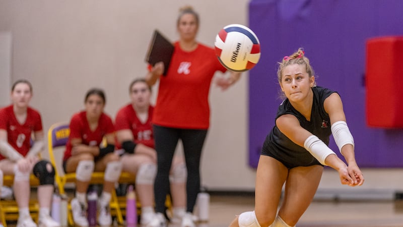 Photos: Hall tops Mendota in volleyball