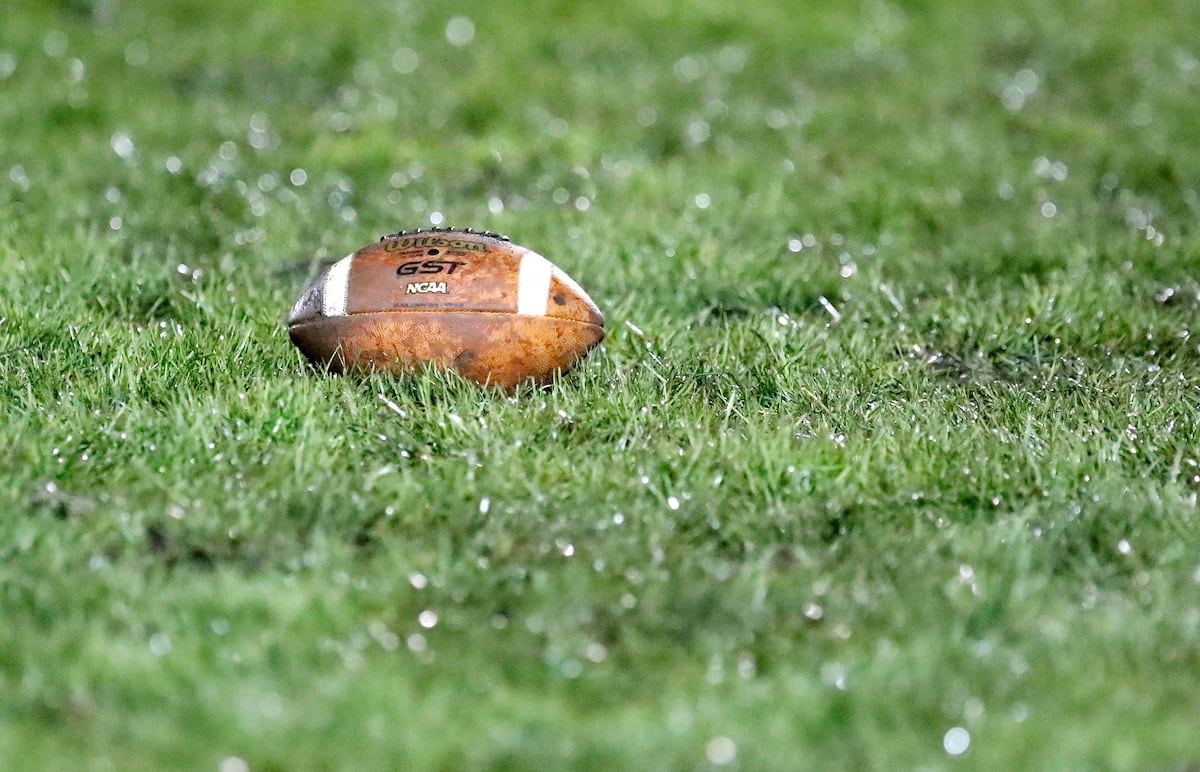 Who is the Illinois Valley cheering for in the Super Bowl?