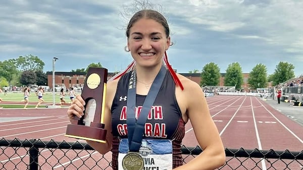 Rochelle’s Alivia Henkel, who had cardiac arrest as a senior, wins 400 hurdles at D-III National Championships