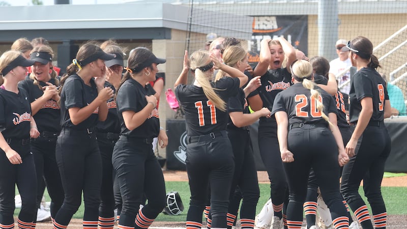 Lincoln-Way West upsets top-ranked Marist, advances to IHSA Class 4A state championship game