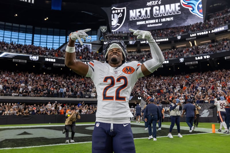 Chicago Bears defensive back Elijah Hicks (22) celebrates after the Bears defeat the Las Vegas Raiders 25-24 in an NFL football game, Sunday, Sept. 28, 2025, in Las Vegas. (AP Photo/Jeff Lewis)