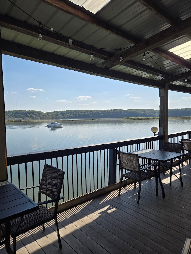 Diners at The Boatyard Bar & Bistro can enjoy views of the Illinois River while they eat, where wildlife and passing boats highlight the restaurant’s riverfront setting.