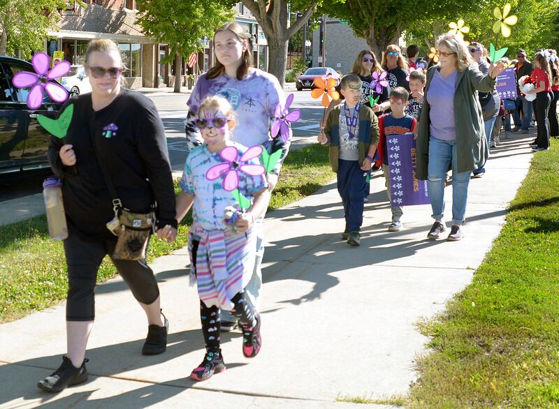 Participants from Illinois Valley took part in the 2025 Walk to End Alzheimer’s on Saturday at Jordan Block in Ottawa. The annual walk, organized by the Alzheimer’s Association, raises awareness and funds for Alzheimer’s care, support and research.