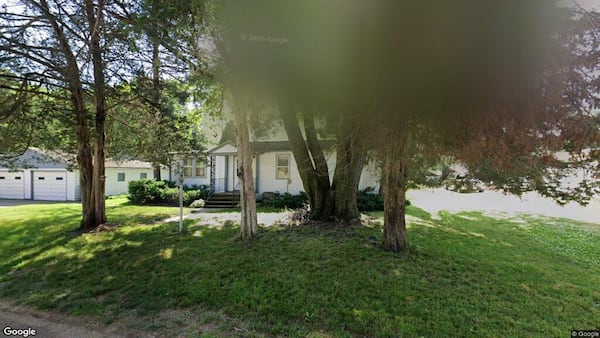 Single-family home sells for $170,500 in Dixon
