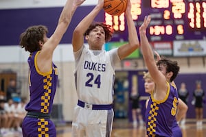 Sherrard surges late to top Dixon in back-and-forth affair
