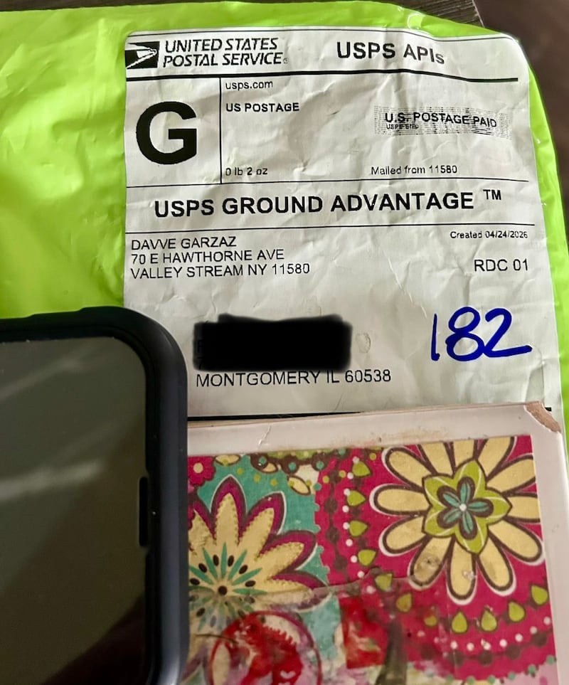 The Kendall County Sheriff’s Office is warning the public to beware of a nationwide scam involving unsolicited packages.
People are receiving unsolicited packages from a sender listed as:
Davve Garzaz
70 East Hawthorne Ave.
Valley Stream, NY. 11580