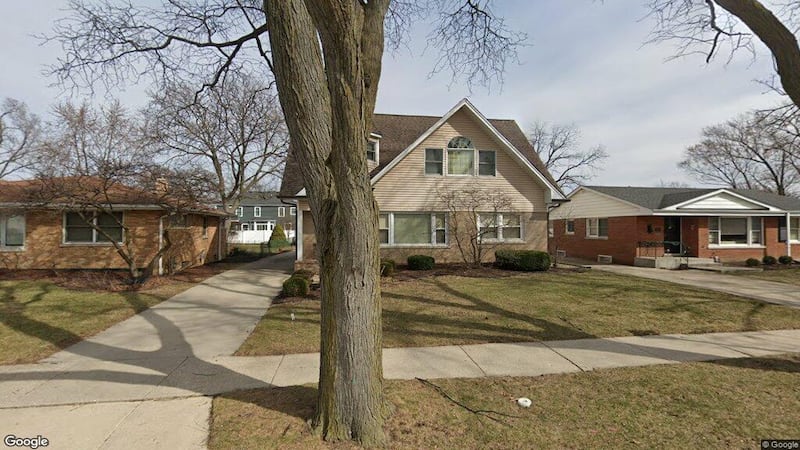 Single-family home in Elmhurst goes for $660,000