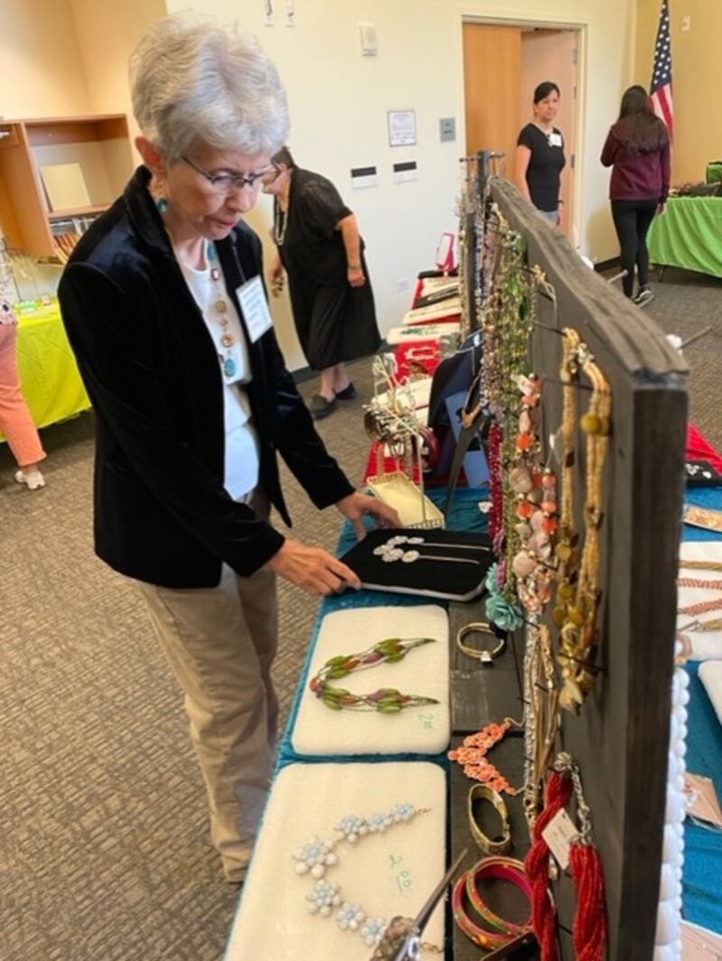 The White Oak Library Foundation will hold its second annual Bling Bling Sale and Fundraiser from 10 a.m. to 4 p.m. Friday, September 29 and Saturday, September 30, 2023 at the Romeoville Branch Library, 201 W. Normantown Road.