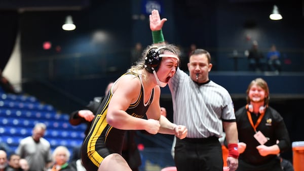 Hinsdale South defending champ Callie Carr leads six Suburban Life-area wrestlers in state semifinals