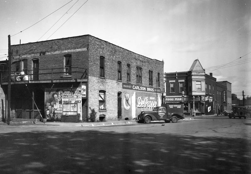 Seventh Street and Lincoln Highway looking north in DeKalb, October 1945.