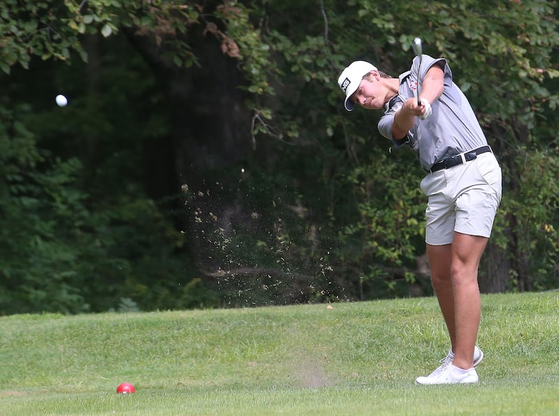 Streator's Brennen Stillwell, hits toward the third hole during the Streator Bulldog Invitational on Monday, Aug. 25, 2025 at Eastwood Golf Course in Streator.