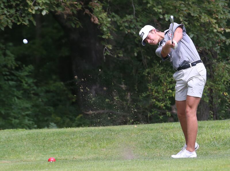 Streator's Brennen Stillwell, hits toward the third hole during the Streator Bulldog Invitational on Monday, Aug. 25, 2025 at Eastwood Golf Course in Streator.