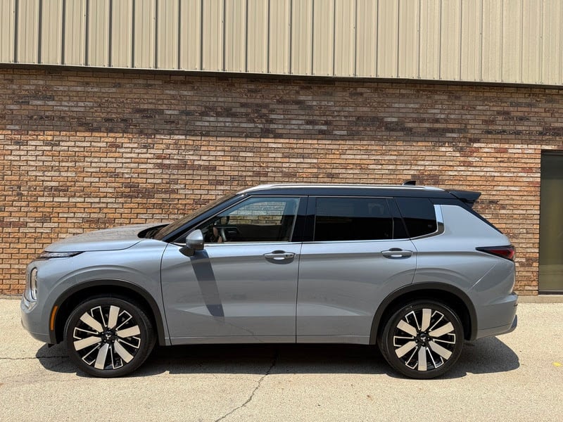 The 2025 Mitsubishi Outlander SEL offers extensive upgrades throughout the cabin and one of the industry's best warranties.