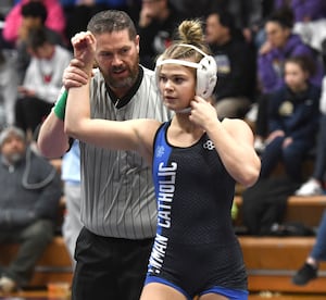 Girls wrestlers advance to sectional: Saturday’s Sauk Valley Roundup
