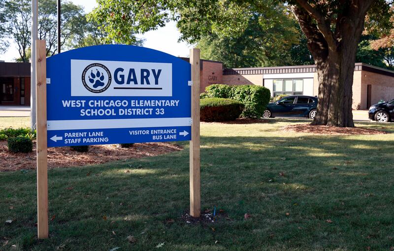 A teacher at Gary Elementary School in West Chicago has resigned after he wrote a comment on social media that supported ICE.