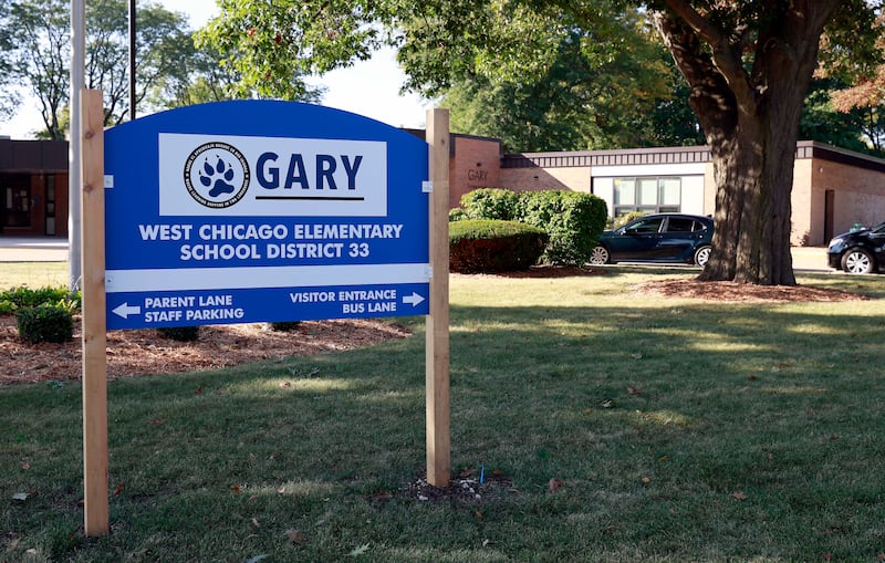 A teacher at Gary Elementary School in West Chicago has resigned after he wrote a comment on social media that supported ICE.