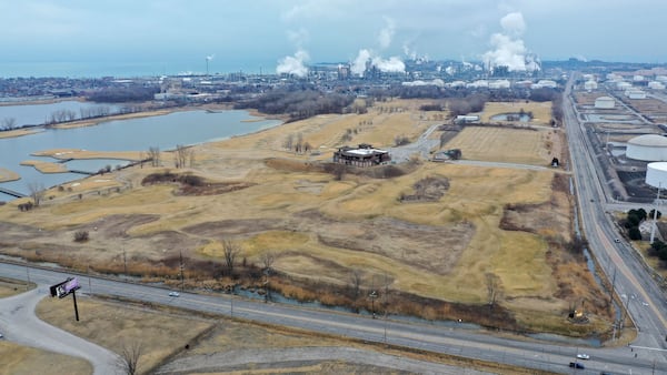 Indiana passes Chicago Bears stadium bill for Hammond, Indiana, as Illinois advances mega project bill