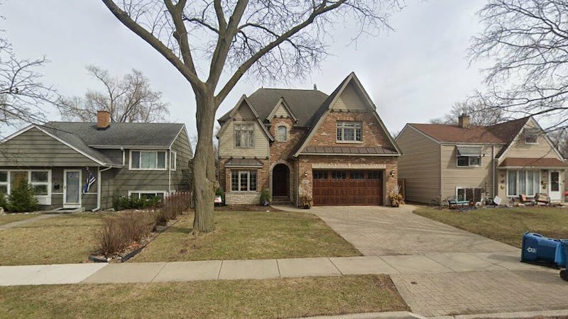 Single-family home sells in Elmhurst for $1.38 million