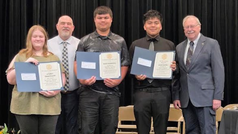 Putnam County Rotary Club presents scholarship awards