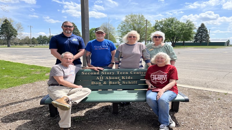 Princeton couple donate bench to Zearing Park playground