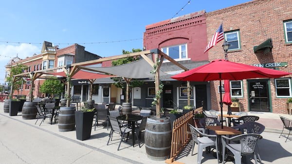 Utica proposes tiered fees for outdoor dining