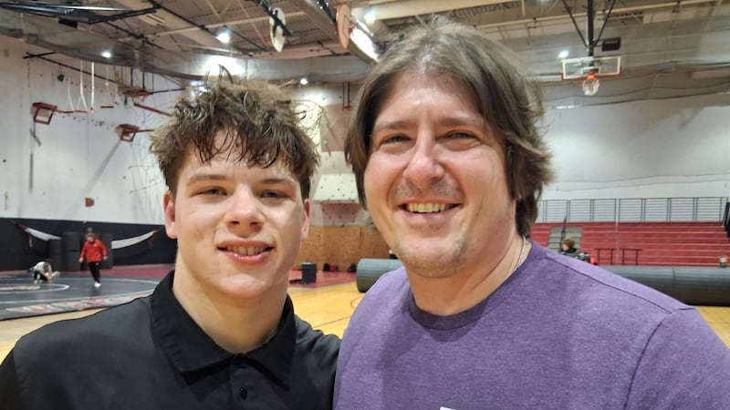 Hampshire’s Knox Homola, coached by dad, leads three Whip-Purs headed to state