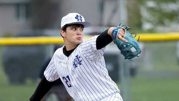 Newman baseball overcomes early adversity, beats Mendota 9-2 in rainy conditions for 11th straight win