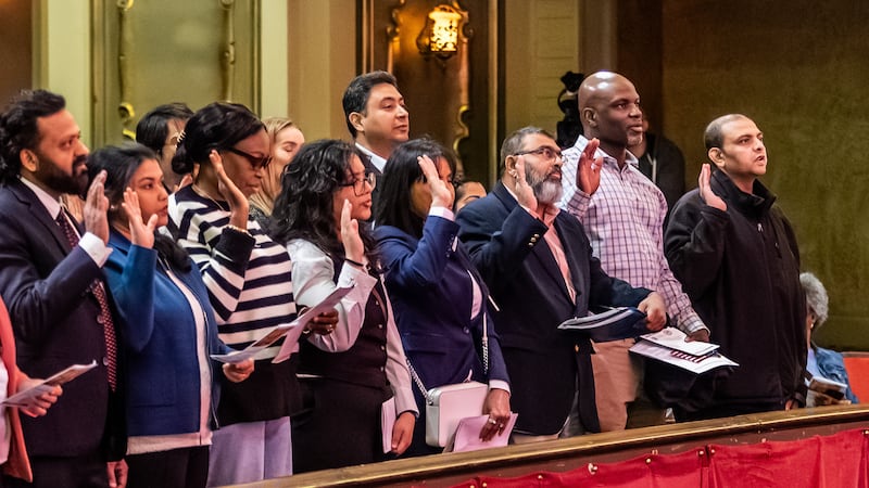 ‘An extraordinary occasion’ as more than 100 people become U.S. citizens at Joliet ceremony