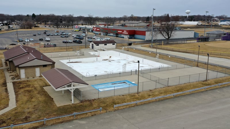 Photos: City of Mendota closing pool this summer for repairs