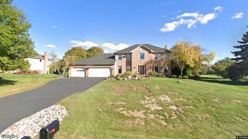 Single-family home sells in St. Charles for $695,000