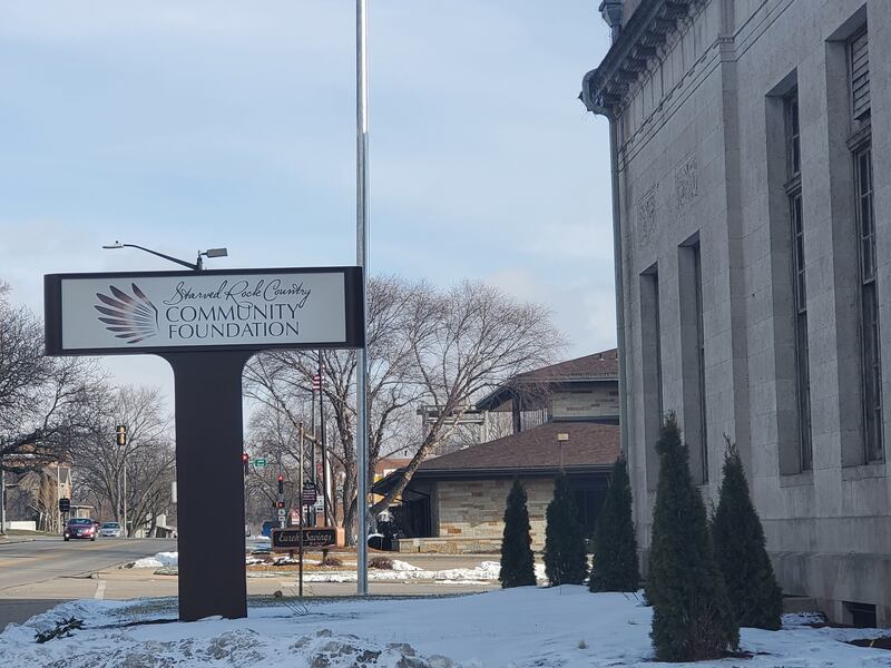 Starved Rock Country Community Foundation will award 10 scholarships to eligible students in the 2021 scholarship season.