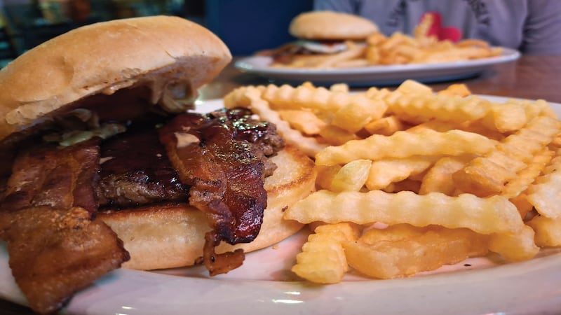 9 great places to get a burger in the Illinois Valley area