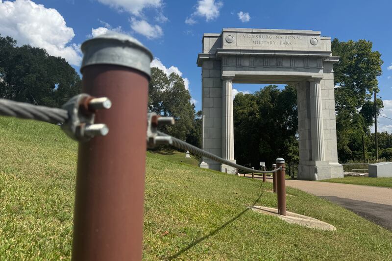 The gateway to the Vicksburg National Military Park tour road sits closed Wednesday, Oct. 1, 2025, in Vicksburg, Miss. (AP Photo/Sophie Bates)