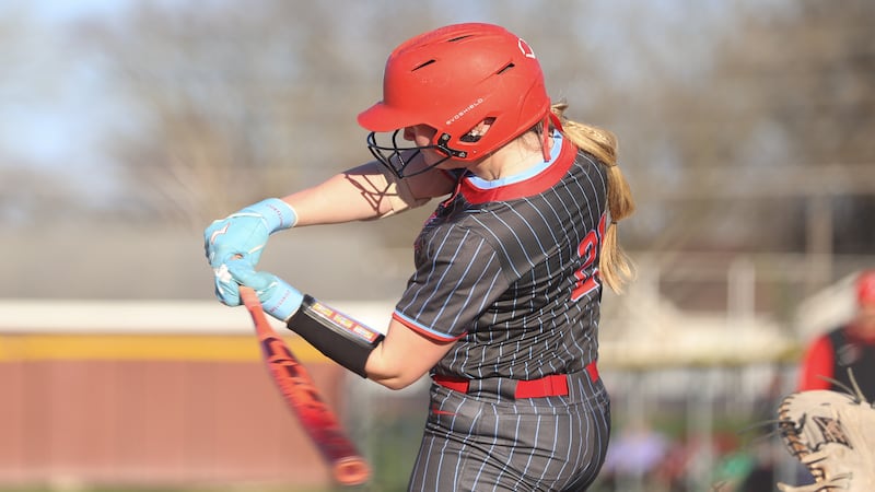 Piper Lewis’ monster day leads Ottawa softball to big win over Morris