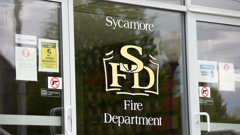 Firefighter hurt in Sycamore garage fire