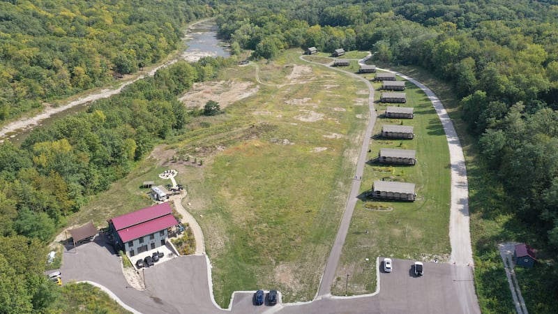 5 Things to Do: Spring Hike & Dine Experience, Comedy Night at Starved Rock Lodge