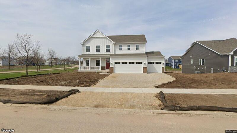 Sugar Grove: Single-family home goes for $595,000