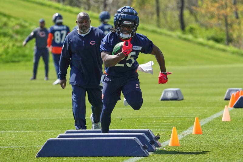 Chicago Bears running back Kyle Monangai works on the field during the NFL football team's rookie camp in Lake Forest, Ill., Friday, May 9, 2025. (AP Photo/Nam Y. Huh)