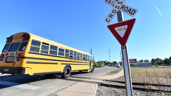 Railroad crossings across northern Illinois to see upgrades as part of $376 million 5-year program