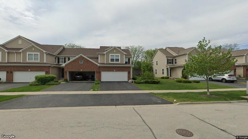 Sale closed in Lombard: $465,000 for a single-family home