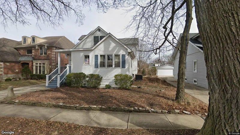 Single-family home in Elmhurst goes for $631,000