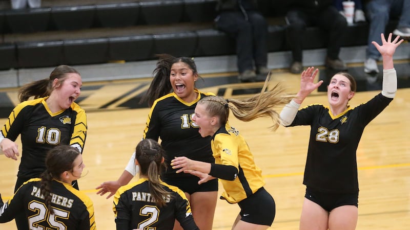 Photos: Putnam County volleyball upsets Henry-Senachwine in the 1A Regional semifinals