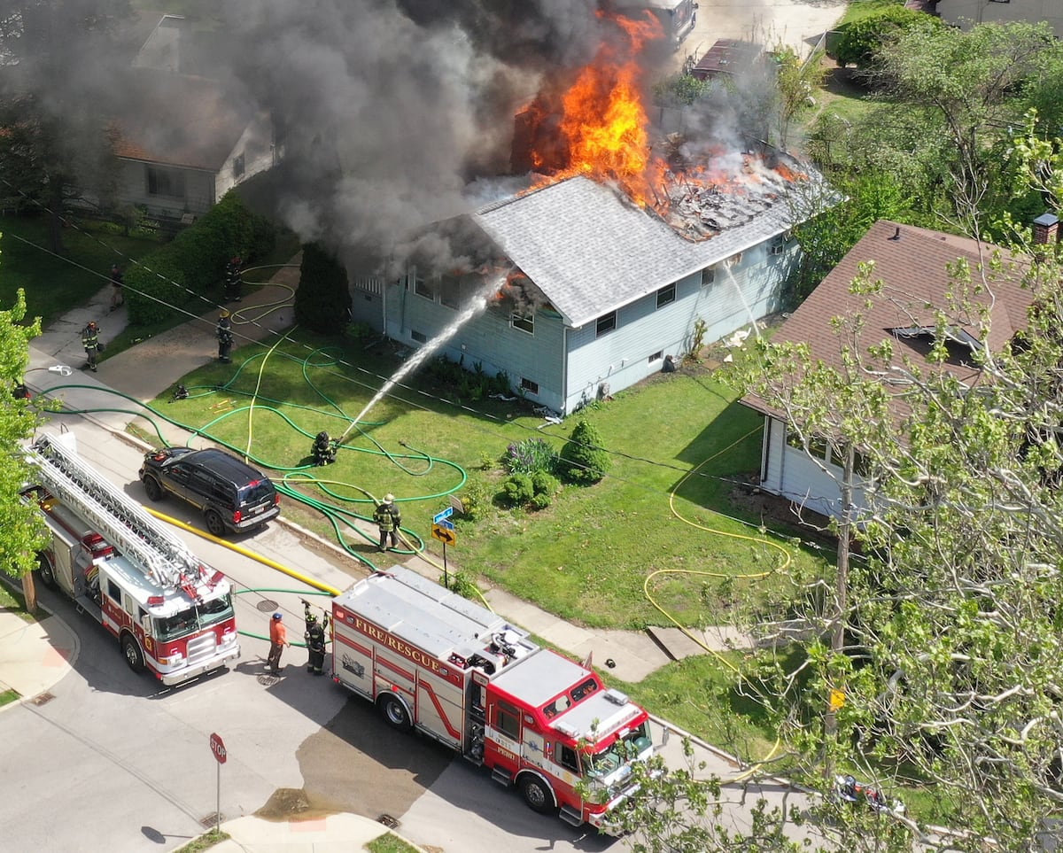 Peru residential fire forces evacuation; pets unaccounted for