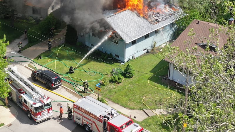 Peru residential fire forces evacuation; pets unaccounted for