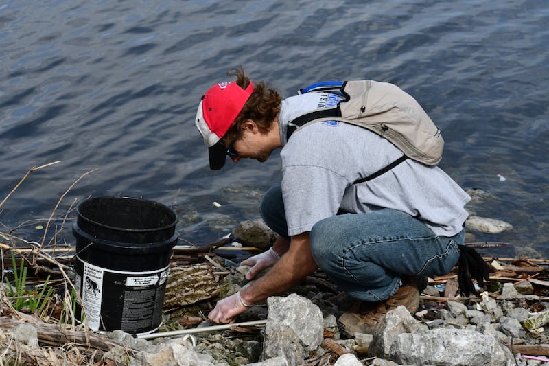 Pitch in for the planet by signing up for one of two National Public Lands Day opportunities being offered by the Forest Preserve District of Will County.
